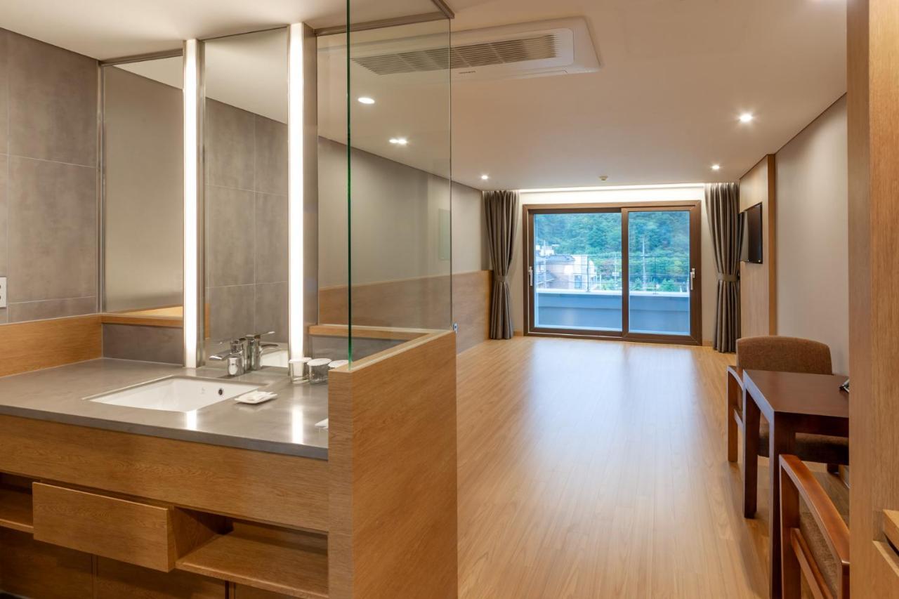 Ramada By Wyndham Mungyeongsaejae Hotel Екстериор снимка